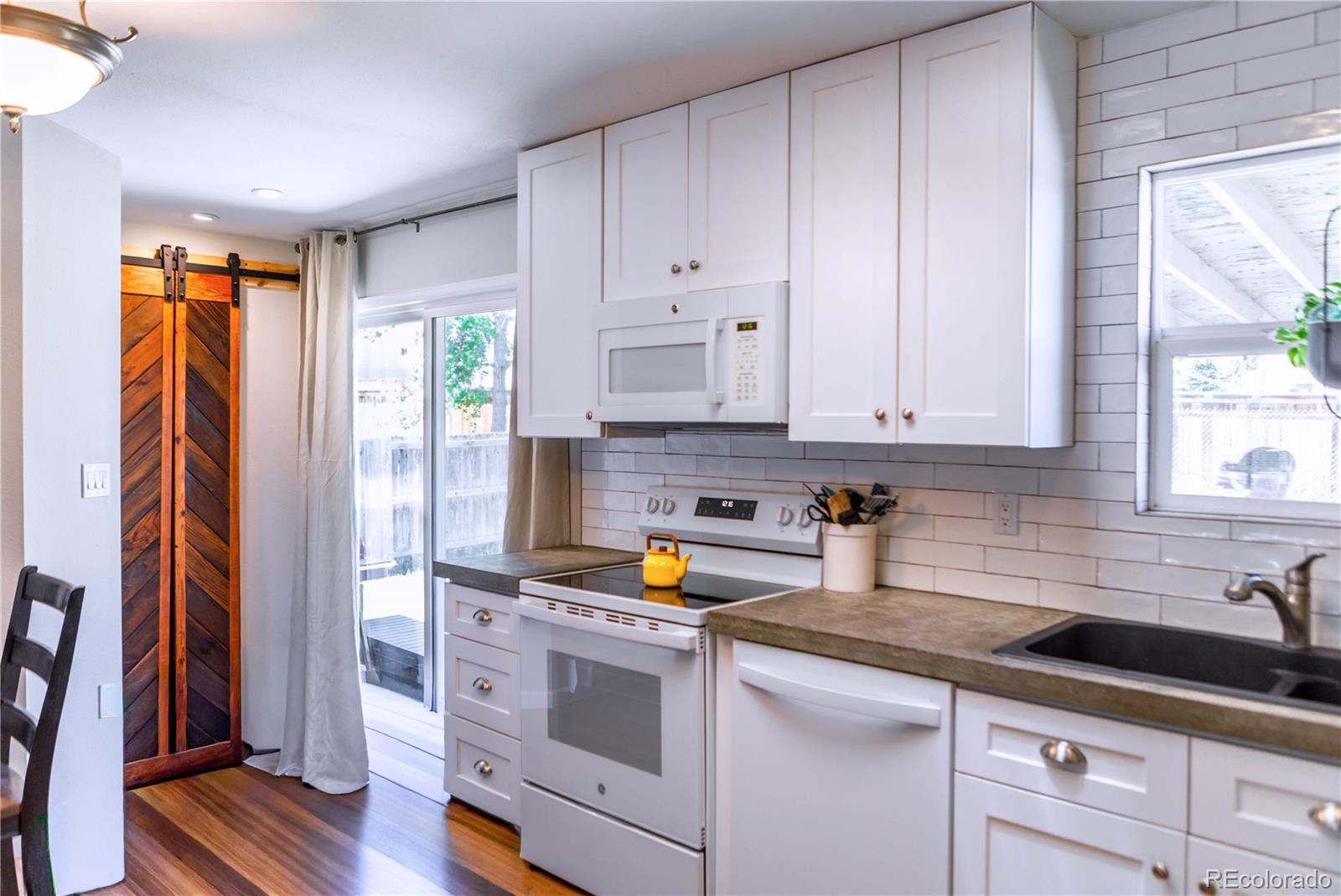 MLS Image #3 for 4613 s jellison street,littleton, Colorado