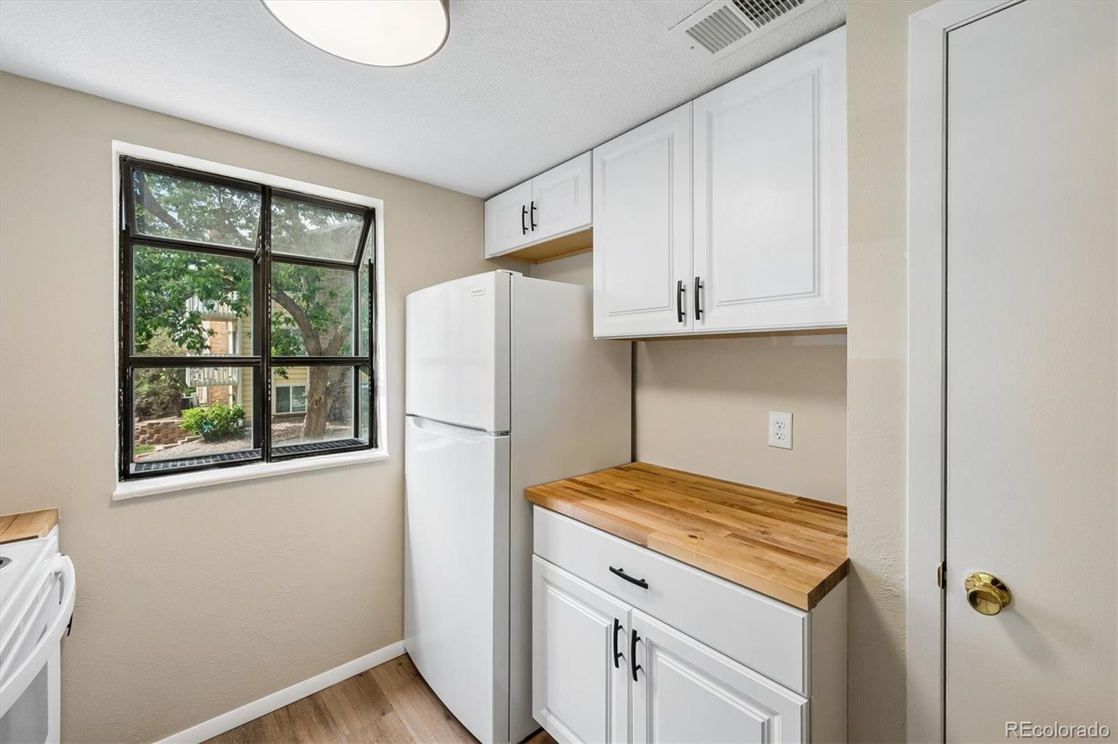 MLS Image #12 for 12470 e cornell avenue,aurora, Colorado