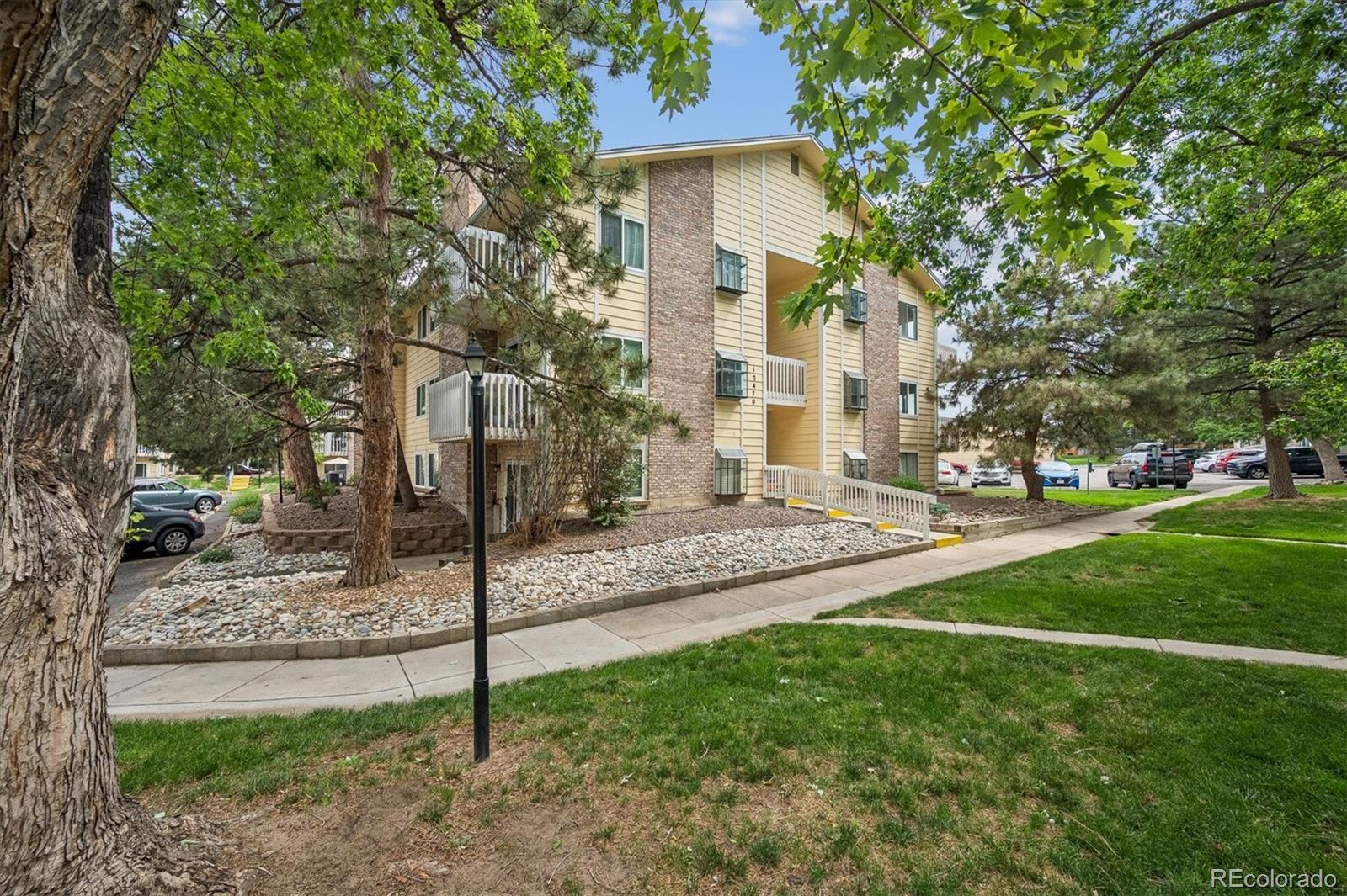 MLS Image #2 for 12470 e cornell avenue,aurora, Colorado