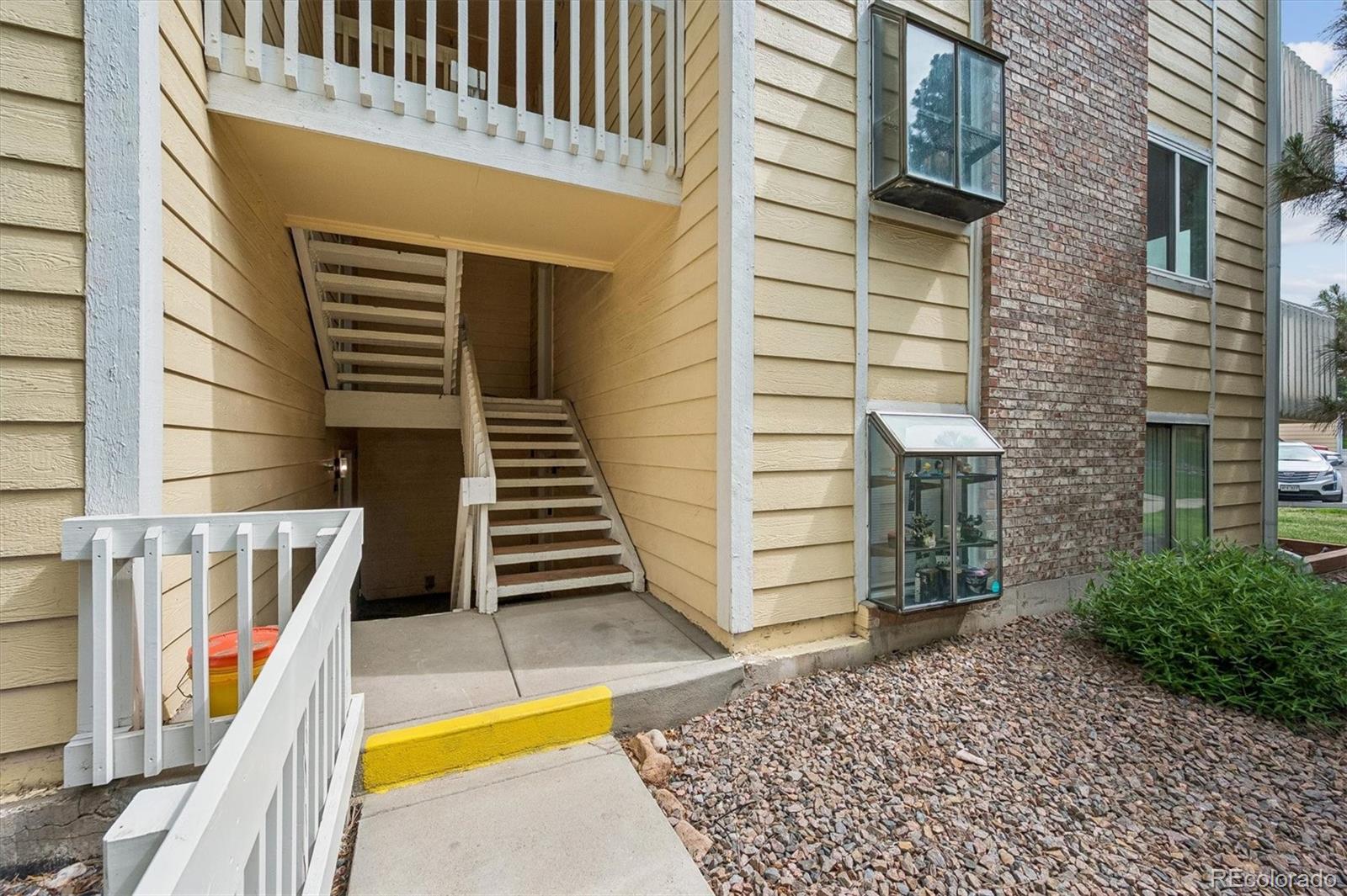 MLS Image #3 for 12470 e cornell avenue,aurora, Colorado