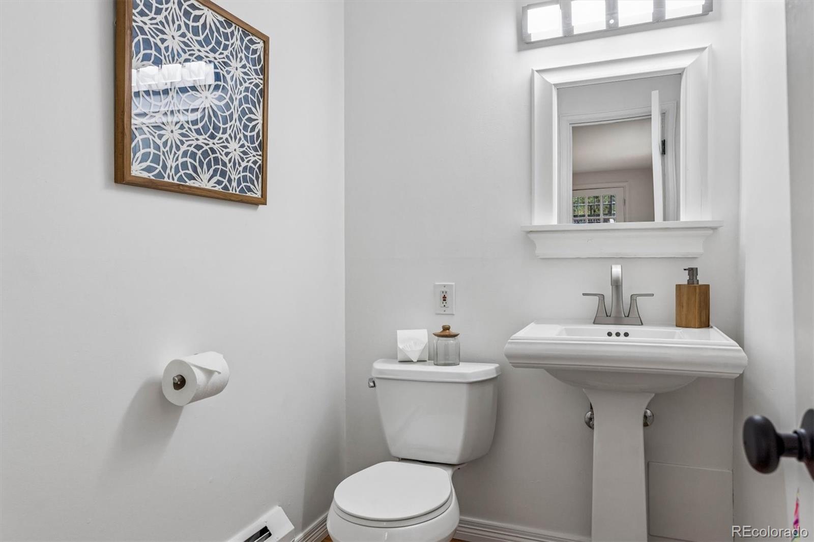 MLS Image #16 for 2700 e bates avenue,denver, Colorado