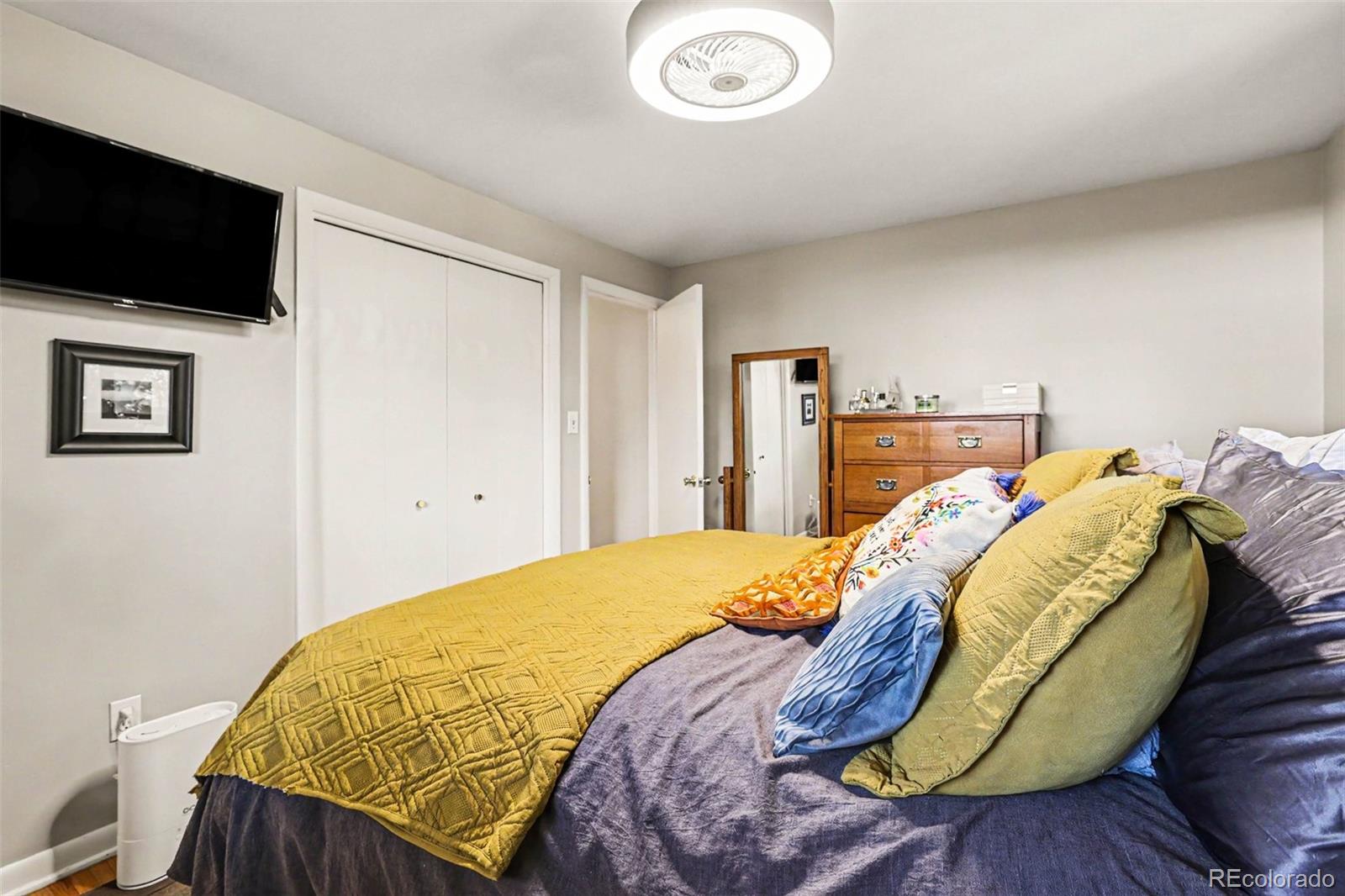 MLS Image #17 for 5402 e warren avenue,denver, Colorado
