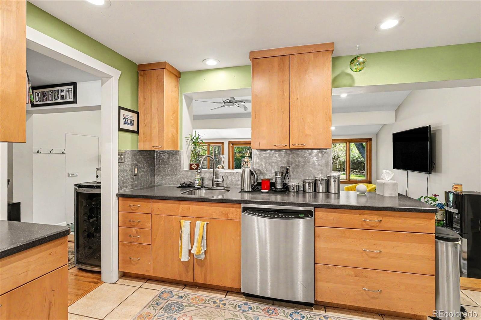 MLS Image #9 for 5402 e warren avenue,denver, Colorado