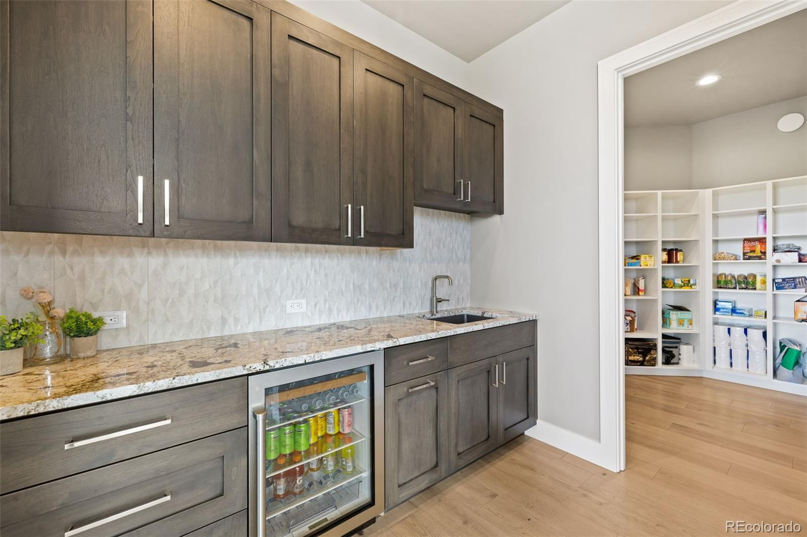MLS Image #13 for 1484  vine cliff heights,colorado springs, Colorado