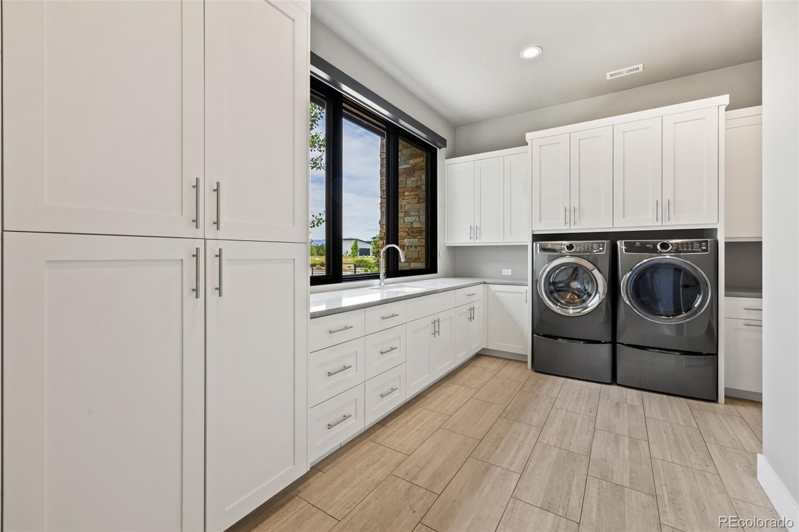 MLS Image #15 for 1484  vine cliff heights,colorado springs, Colorado