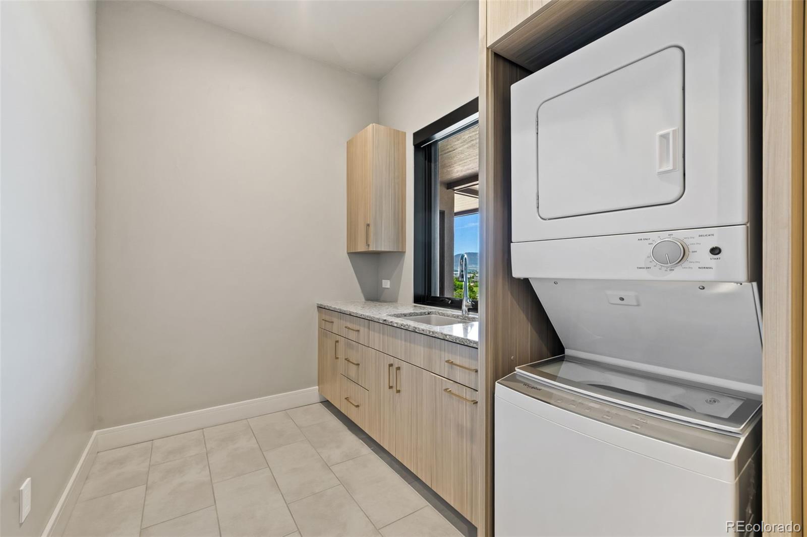 MLS Image #38 for 1484  vine cliff heights,colorado springs, Colorado