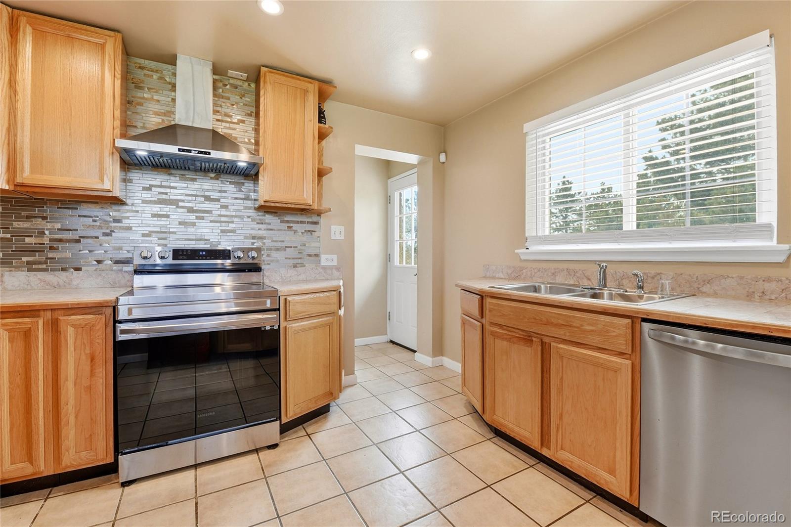 MLS Image #13 for 16600 e arapahoe road,foxfield, Colorado