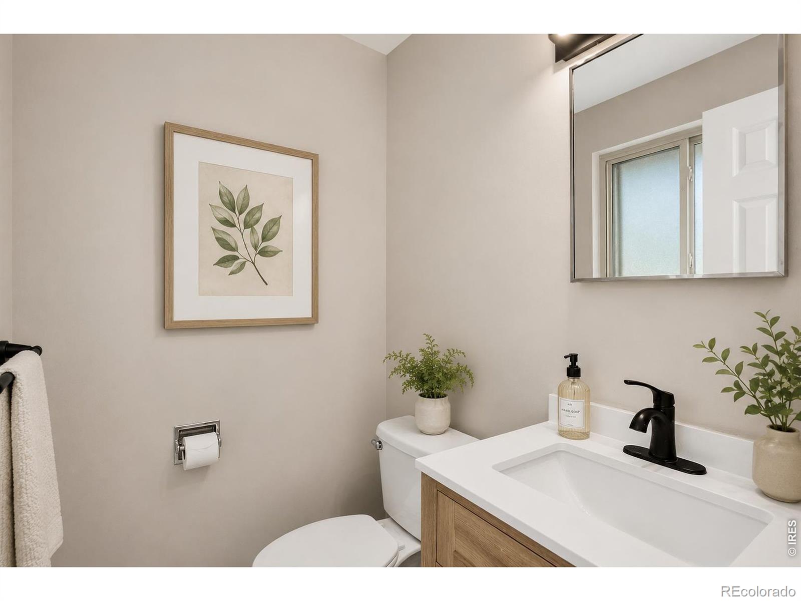 MLS Image #14 for 1431 s magnolia way,denver, Colorado