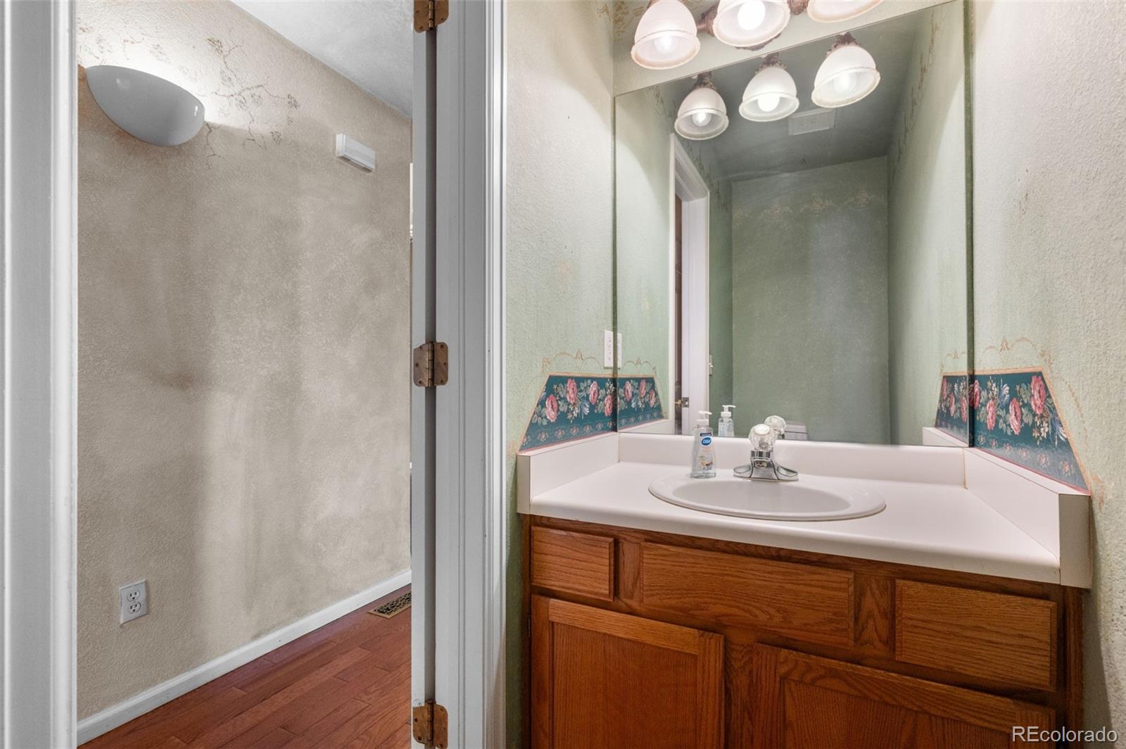 MLS Image #28 for 8359 s flower way,littleton, Colorado