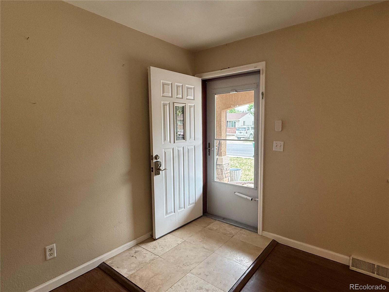 MLS Image #8 for 8235 w florida avenue,lakewood, Colorado