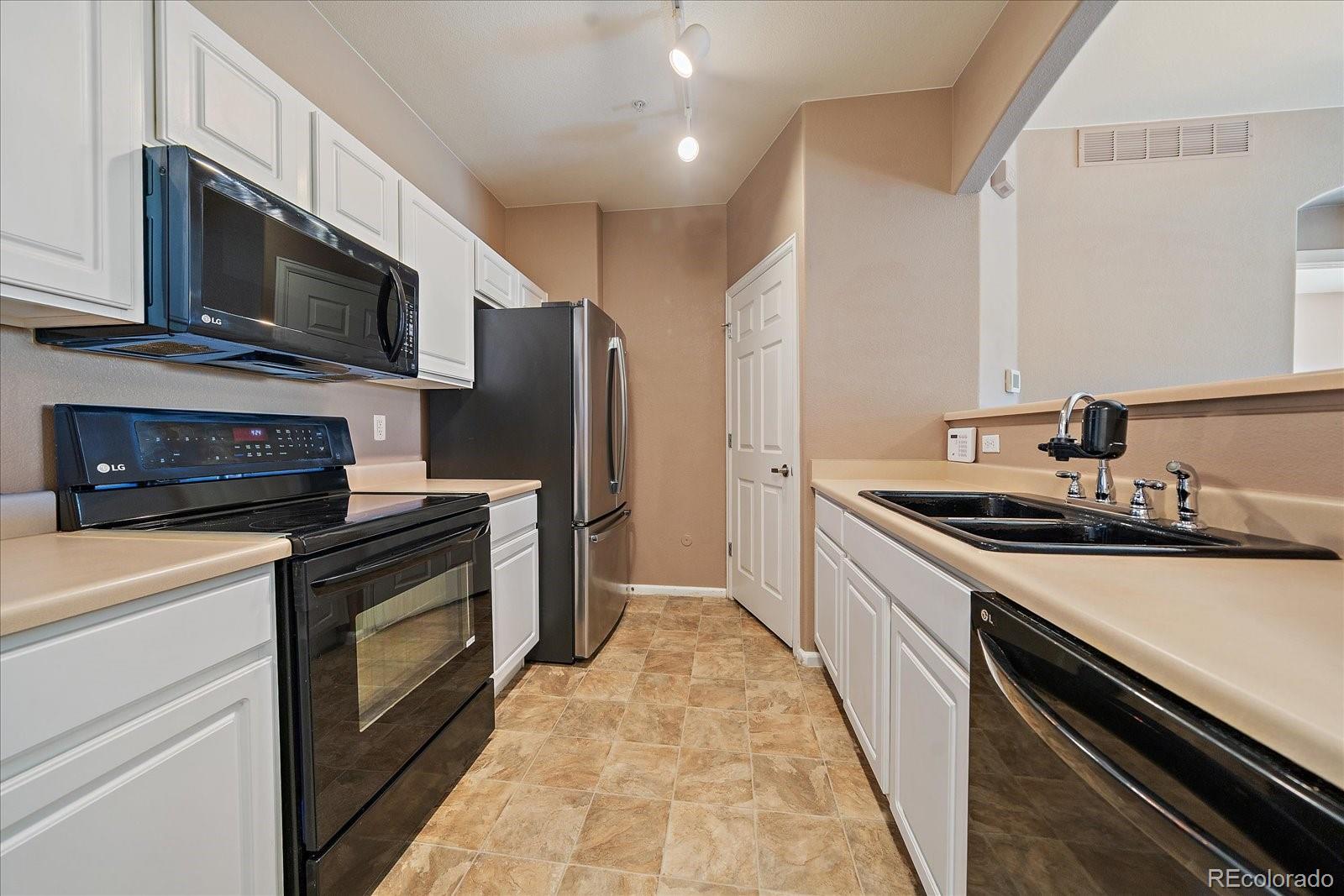 MLS Image #7 for 5255  memphis street 202,denver, Colorado