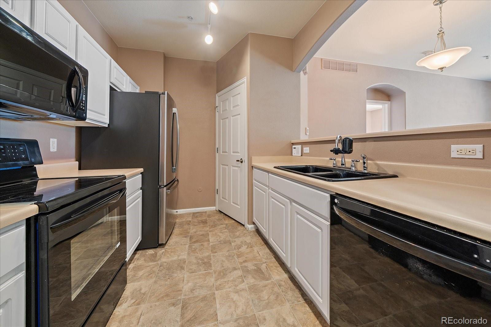 MLS Image #8 for 5255  memphis street 202,denver, Colorado