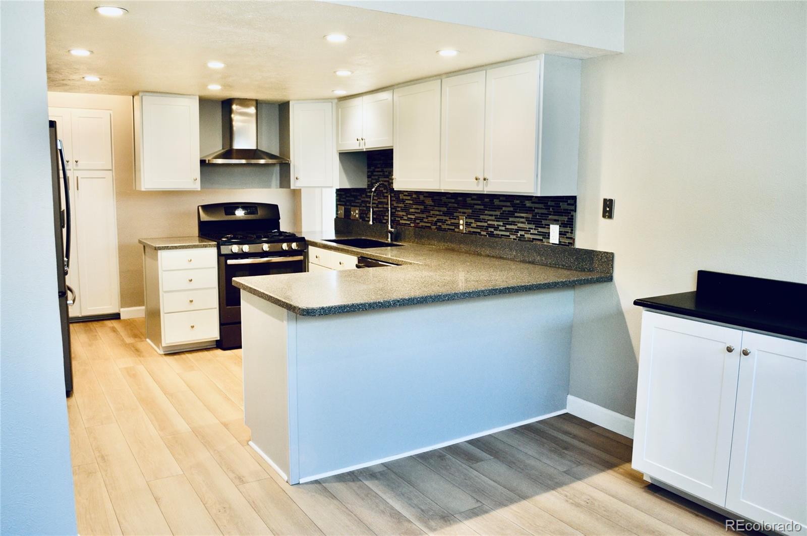 MLS Image #10 for 7629 s monaco way,centennial, Colorado