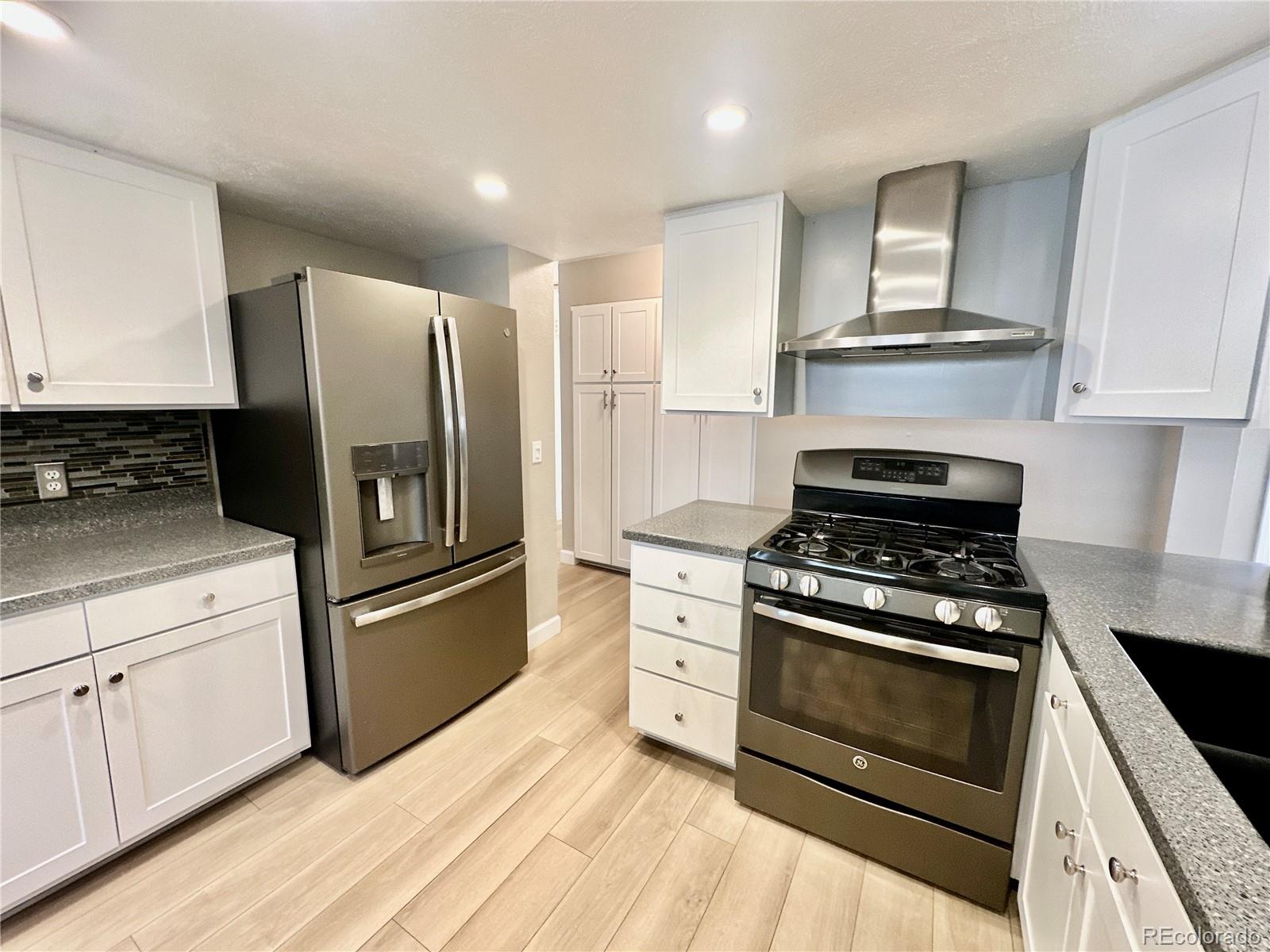 MLS Image #11 for 7629 s monaco way,centennial, Colorado