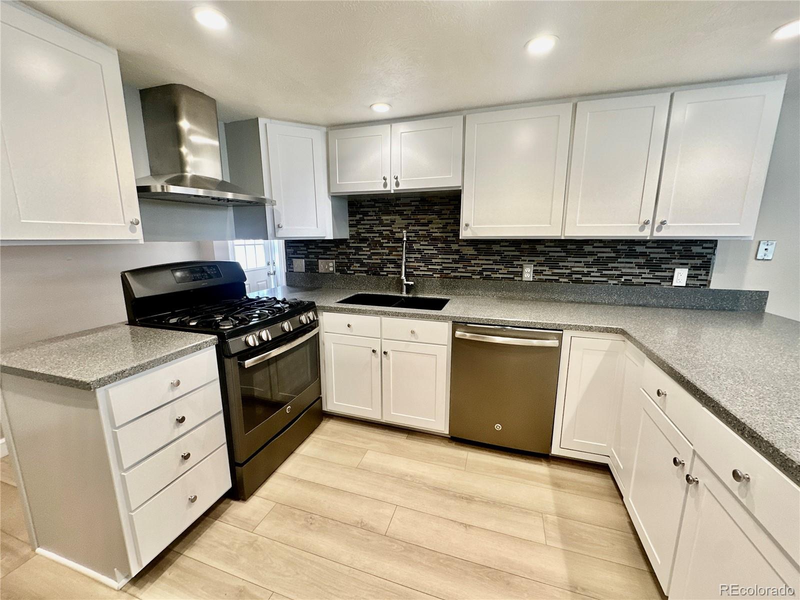 MLS Image #12 for 7629 s monaco way,centennial, Colorado