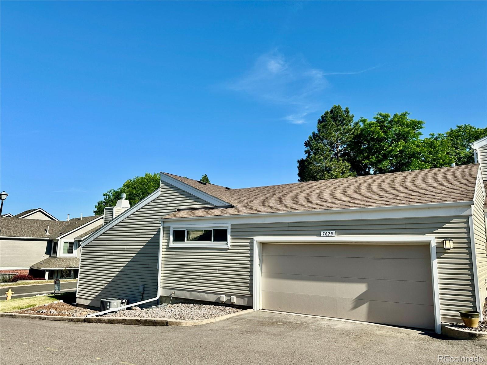 MLS Image #2 for 7629 s monaco way,centennial, Colorado