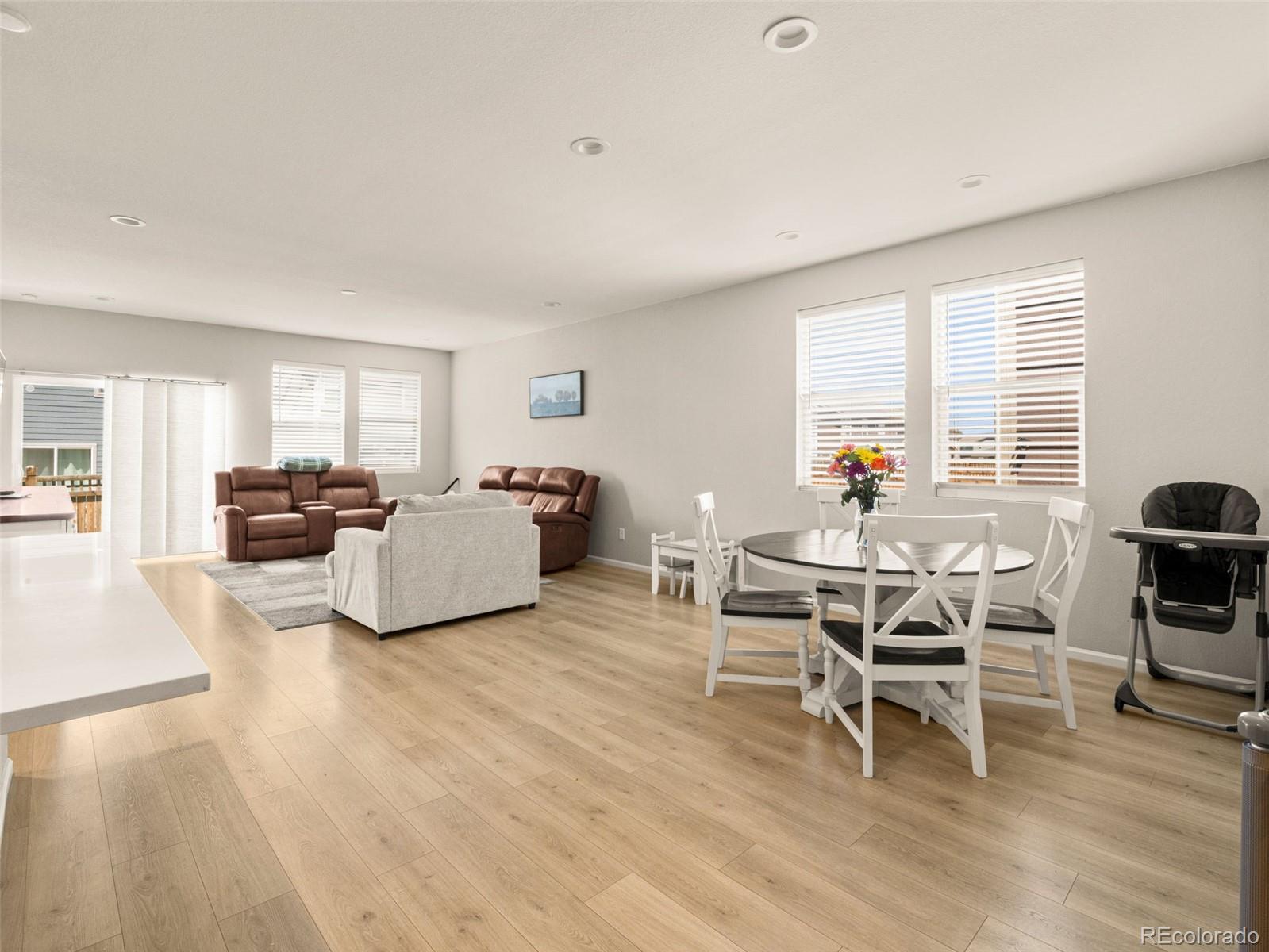 MLS Image #11 for 6513 n ceylon street,denver, Colorado