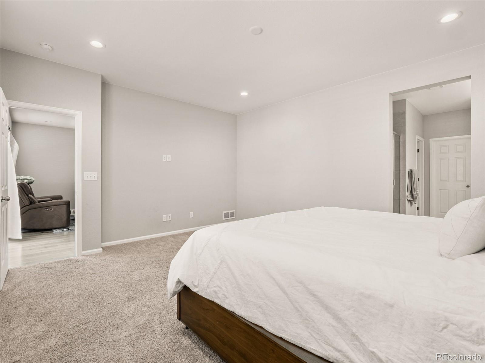 MLS Image #20 for 6513 n ceylon street,denver, Colorado
