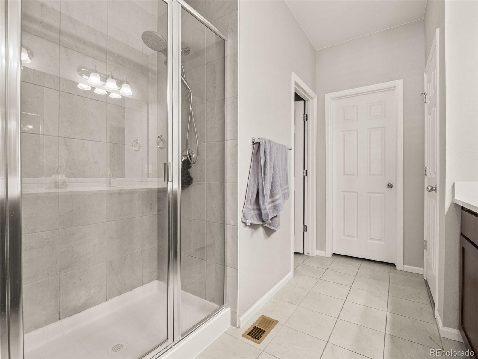 MLS Image #22 for 6513 n ceylon street,denver, Colorado