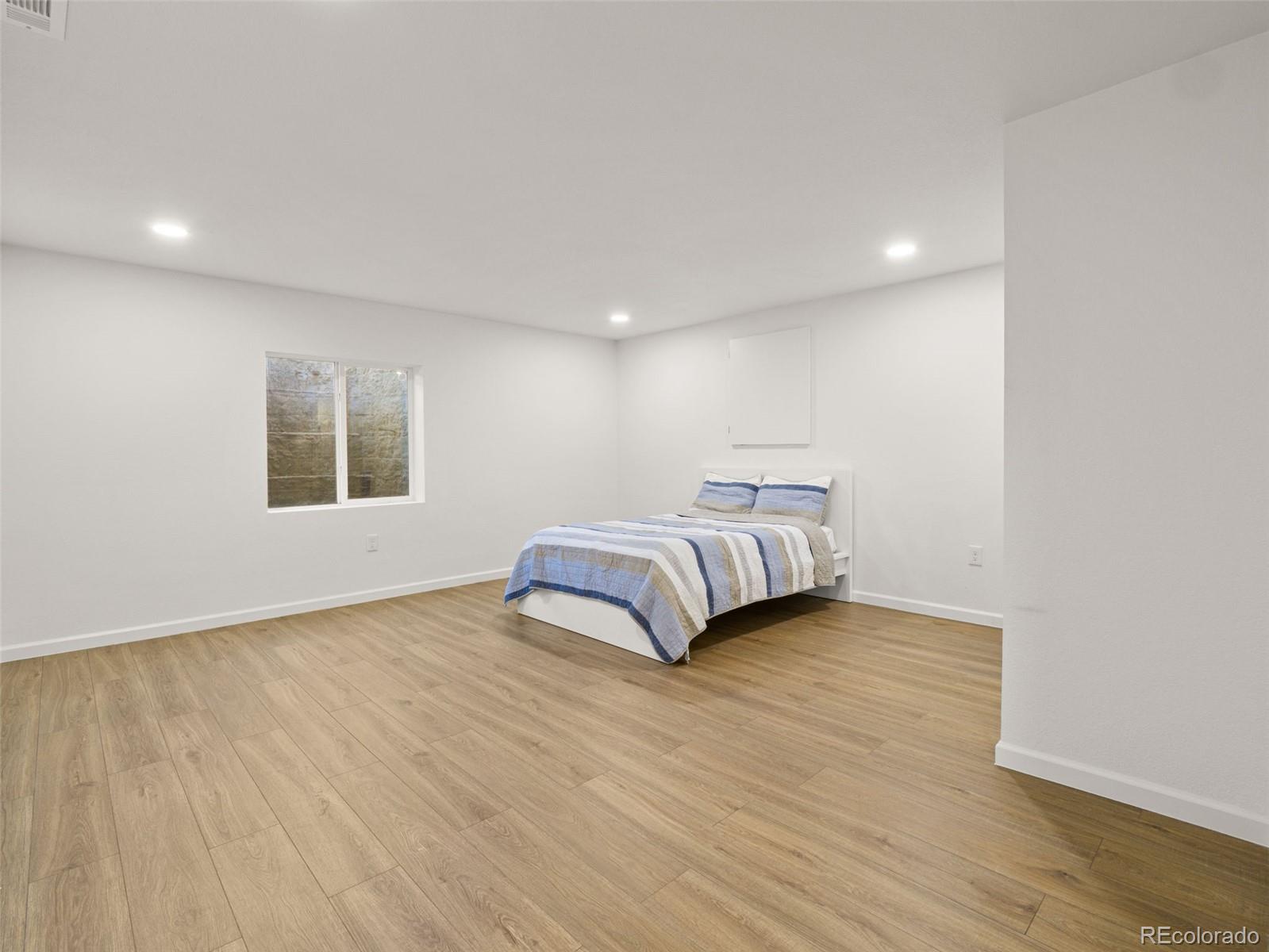 MLS Image #29 for 6513 n ceylon street,denver, Colorado