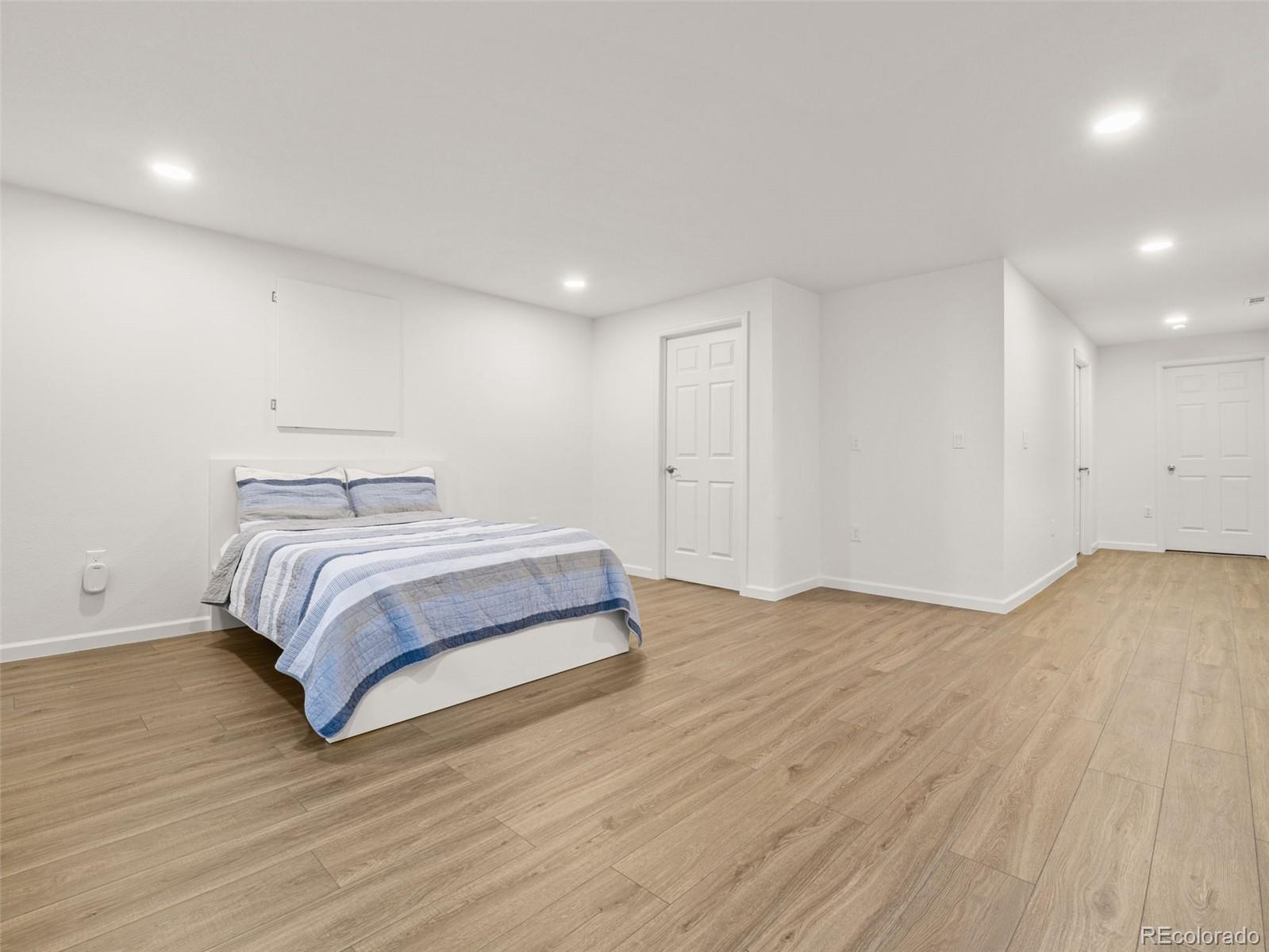 MLS Image #30 for 6513 n ceylon street,denver, Colorado
