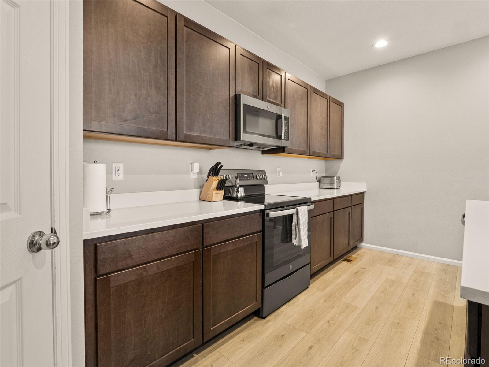 MLS Image #8 for 6513 n ceylon street,denver, Colorado