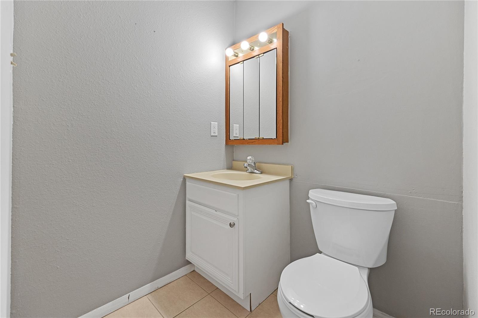 MLS Image #13 for 3855 s monaco street parkway,denver, Colorado