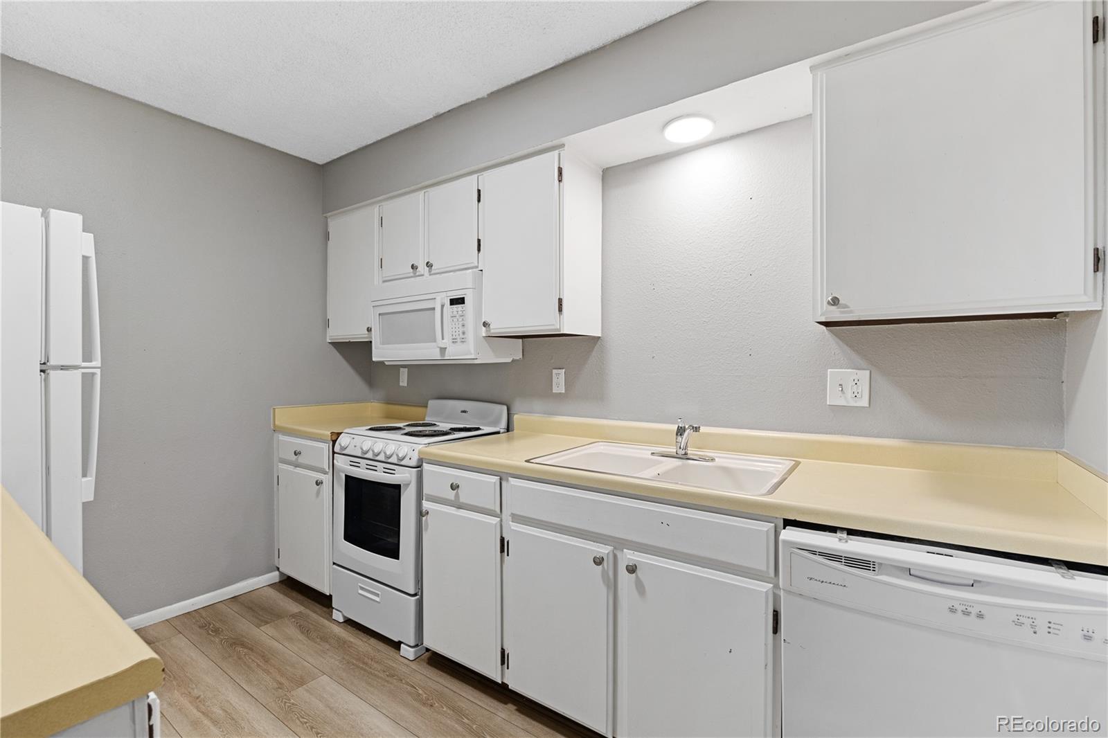 MLS Image #8 for 3855 s monaco street parkway,denver, Colorado