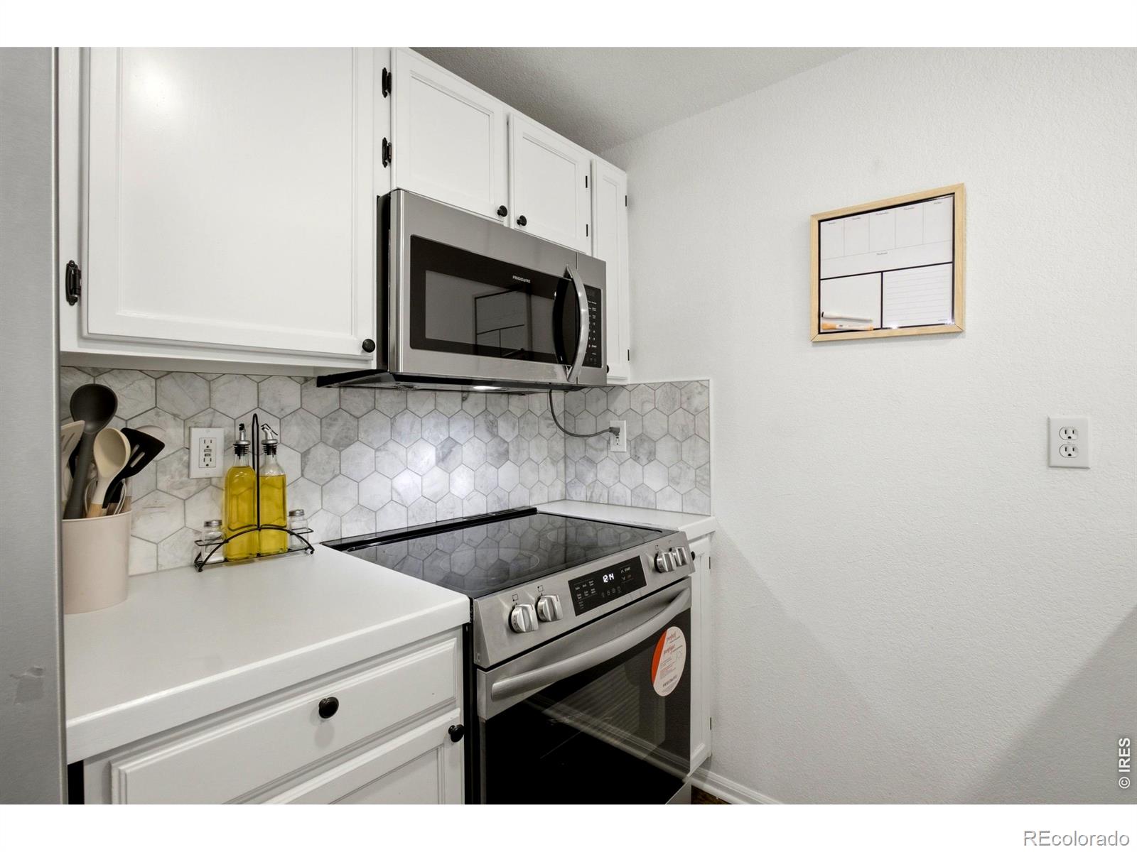 MLS Image #11 for 808  gabriel court,dacono, Colorado
