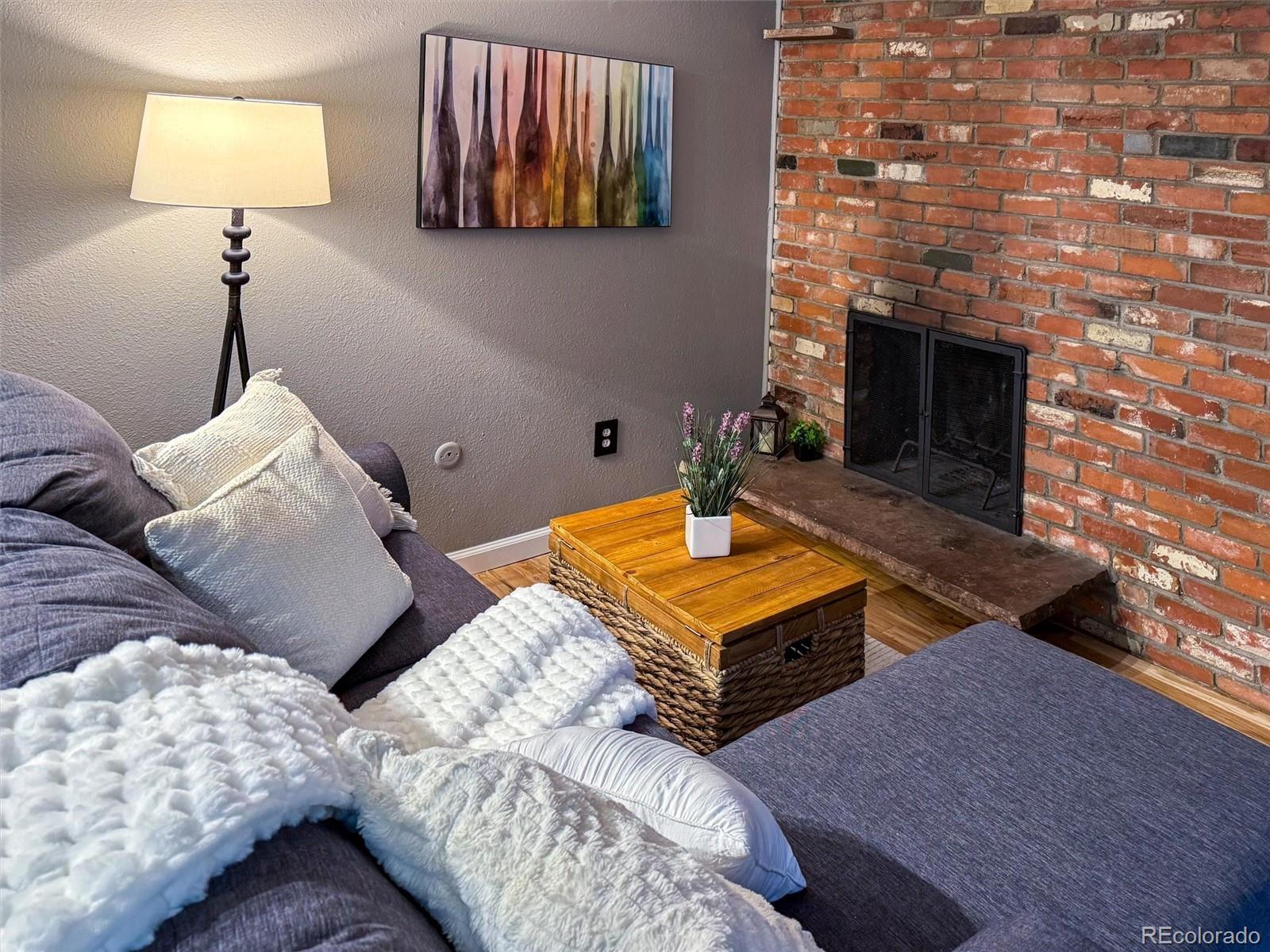 MLS Image #15 for 155 s pennsylvania street,denver, Colorado