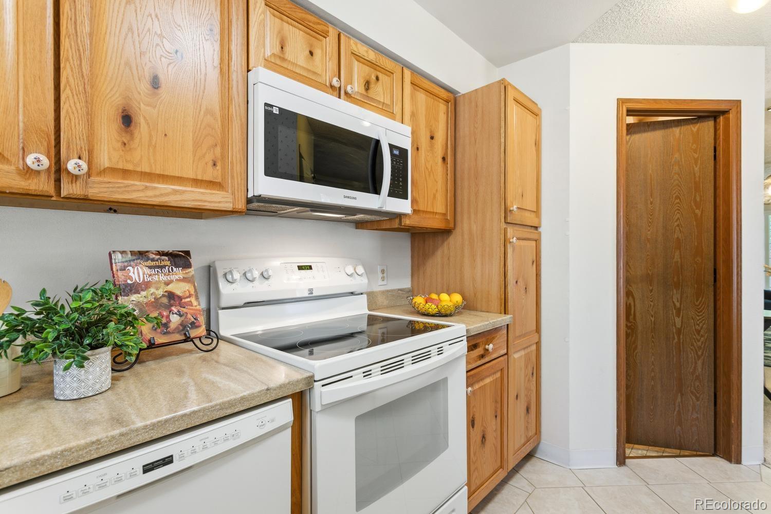 MLS Image #6 for 1924  newland court,lakewood, Colorado