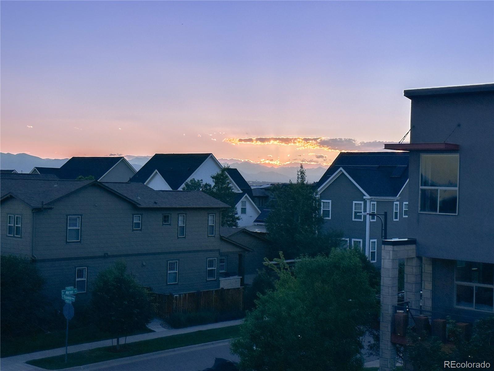 MLS Image #11 for 9026 e 52nd avenue,denver, Colorado