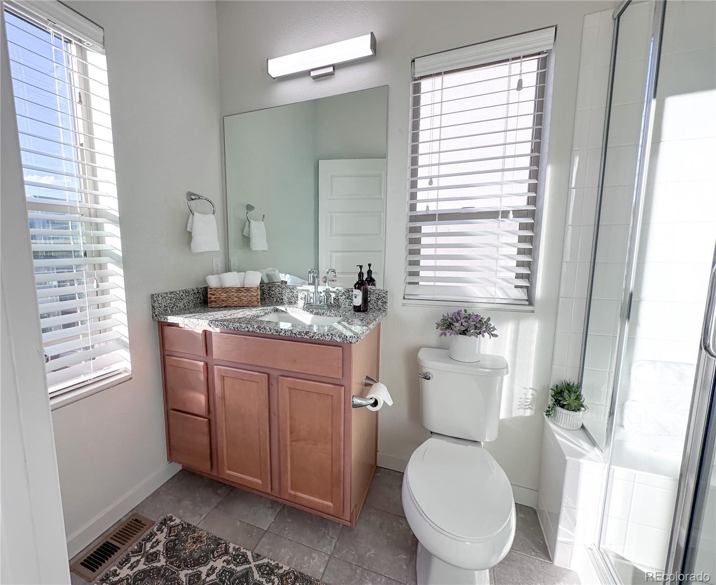 MLS Image #14 for 9026 e 52nd avenue,denver, Colorado
