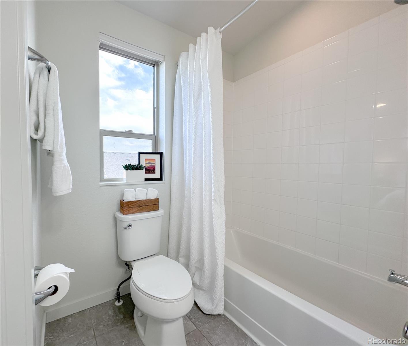 MLS Image #20 for 9026 e 52nd avenue,denver, Colorado