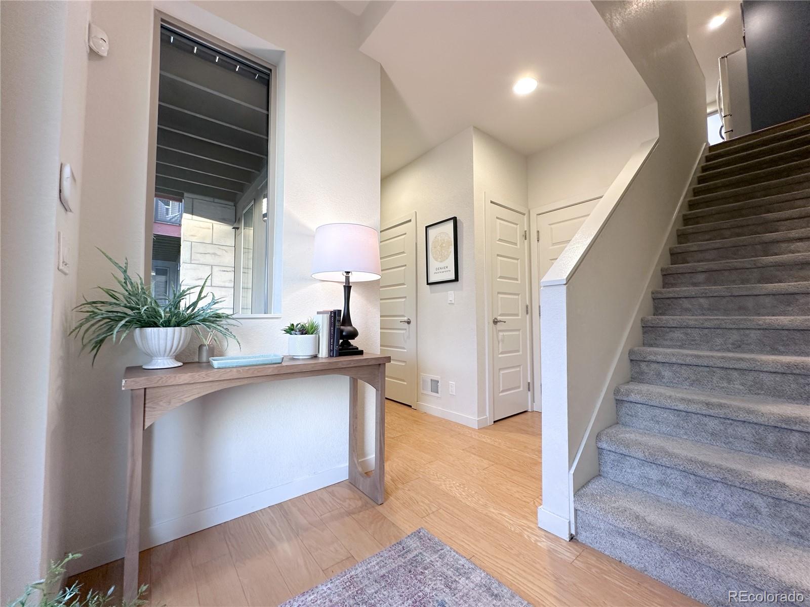 MLS Image #5 for 9026 e 52nd avenue,denver, Colorado