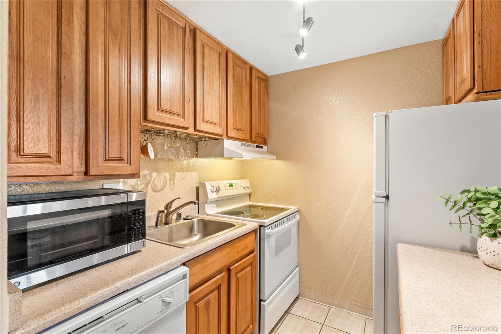 MLS Image #9 for 5402  carr street,arvada, Colorado