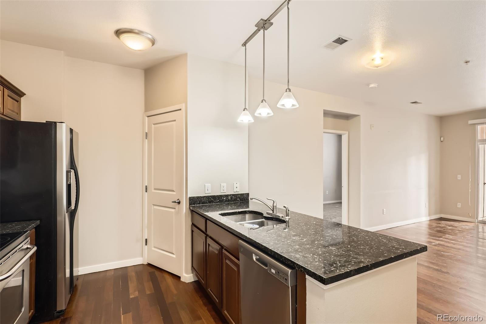 MLS Image #5 for 4100  albion street,denver, Colorado