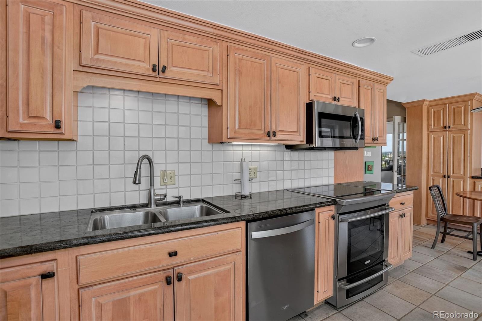 MLS Image #8 for 130 n pearl street,denver, Colorado