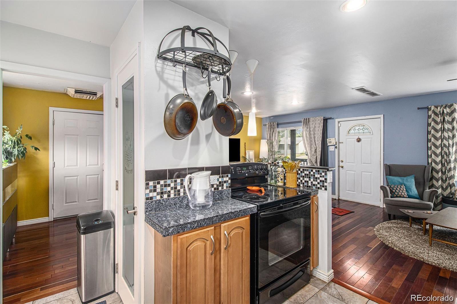 MLS Image #12 for 2895 s cherry way,denver, Colorado