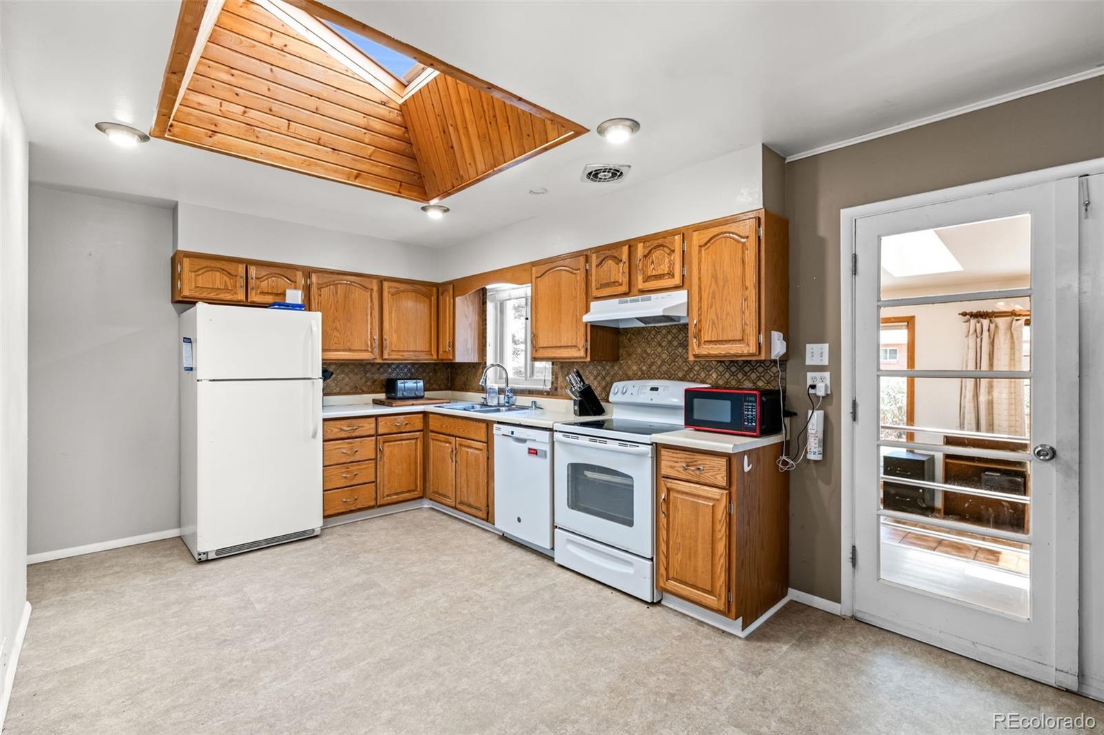 MLS Image #10 for 6421  iris court,arvada, Colorado