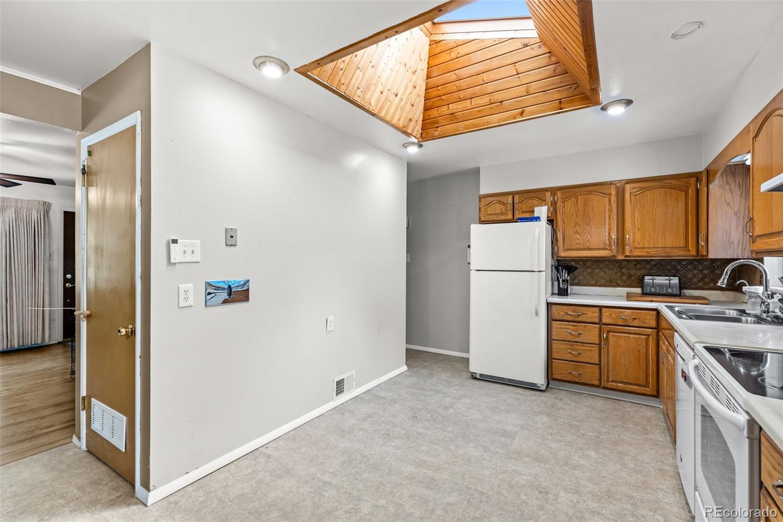 MLS Image #12 for 6421  iris court,arvada, Colorado