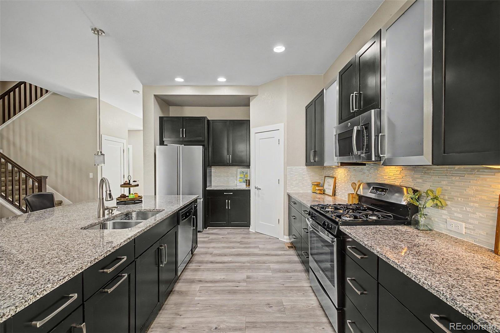MLS Image #11 for 6710  larsh drive,denver, Colorado