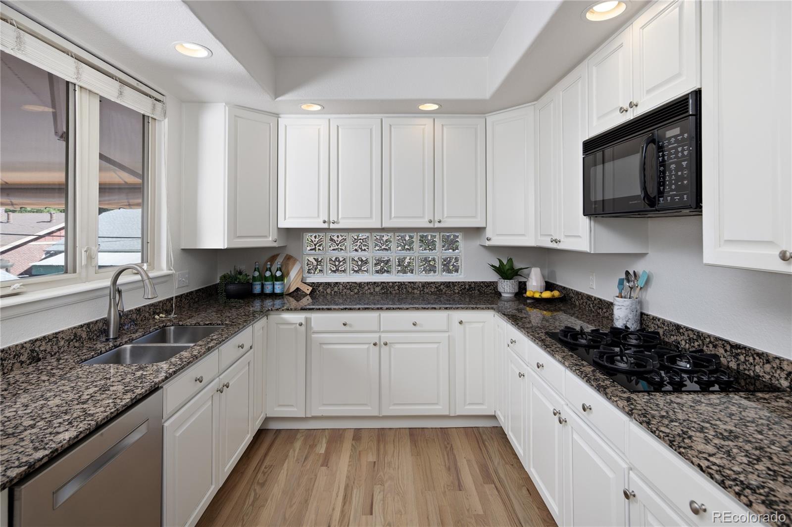 MLS Image #13 for 476 s lafayette street,denver, Colorado