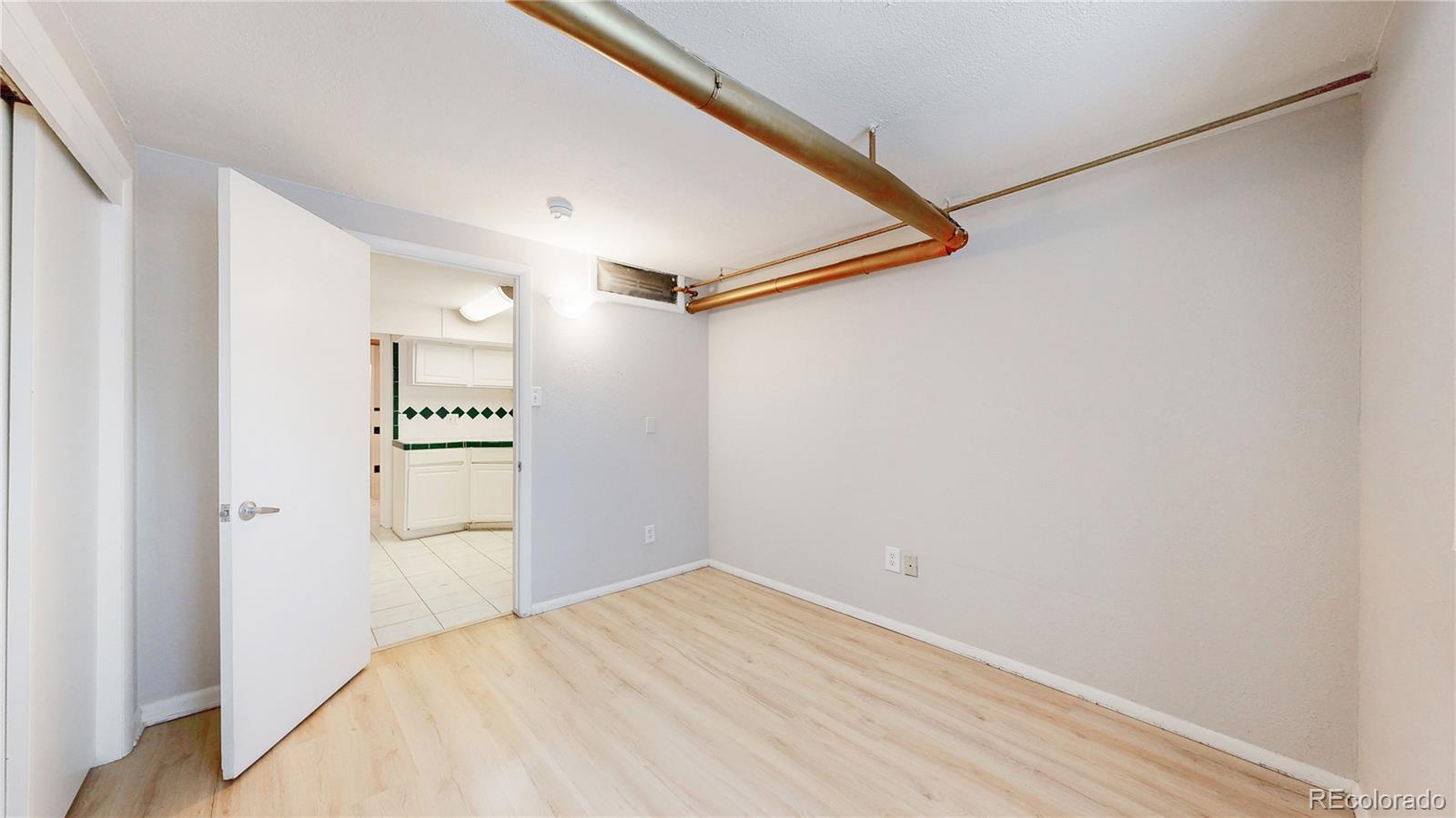 MLS Image #11 for 505 n logan street 14,denver, Colorado