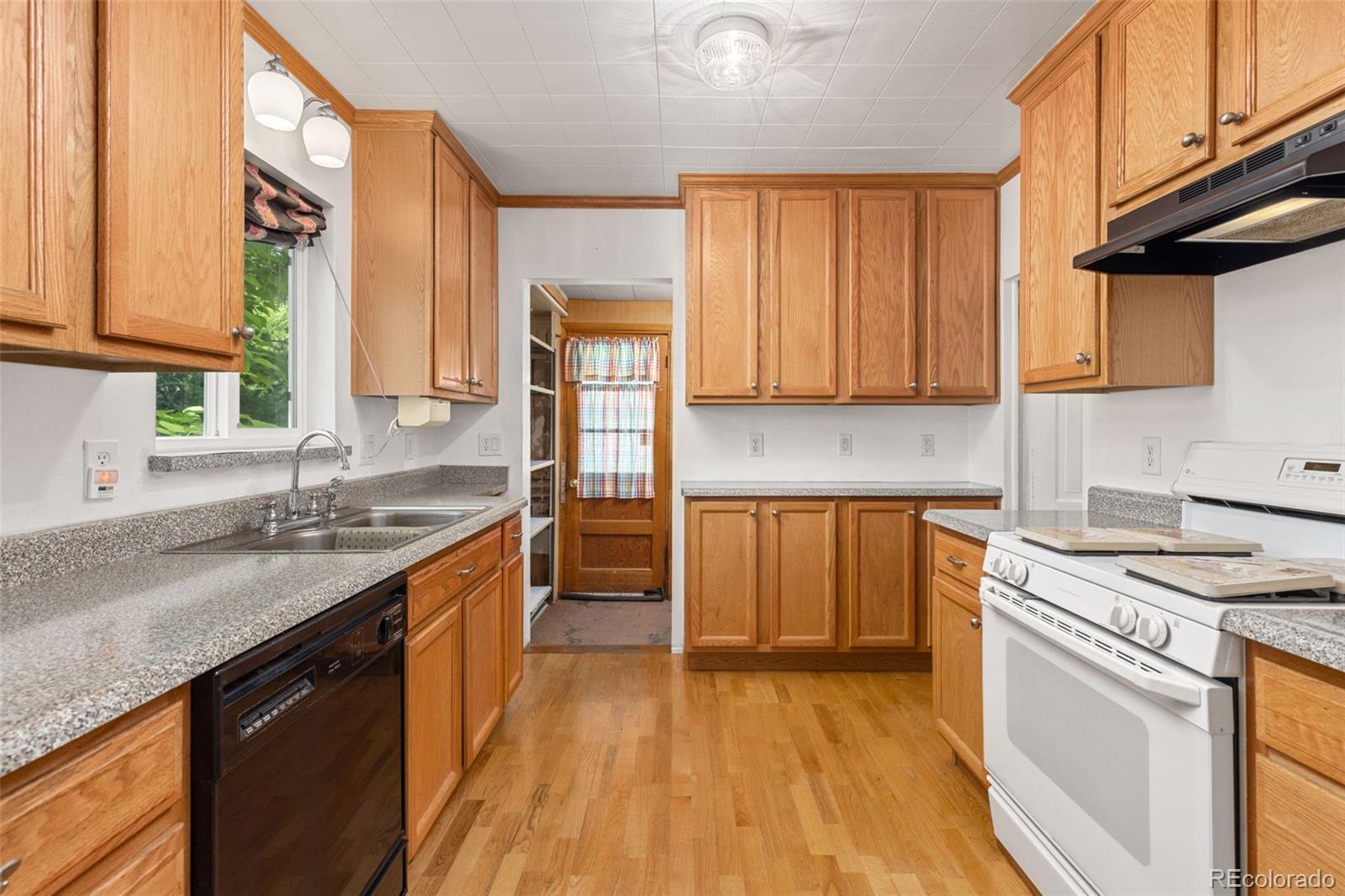 MLS Image #12 for 4561  lowell boulevard,denver, Colorado