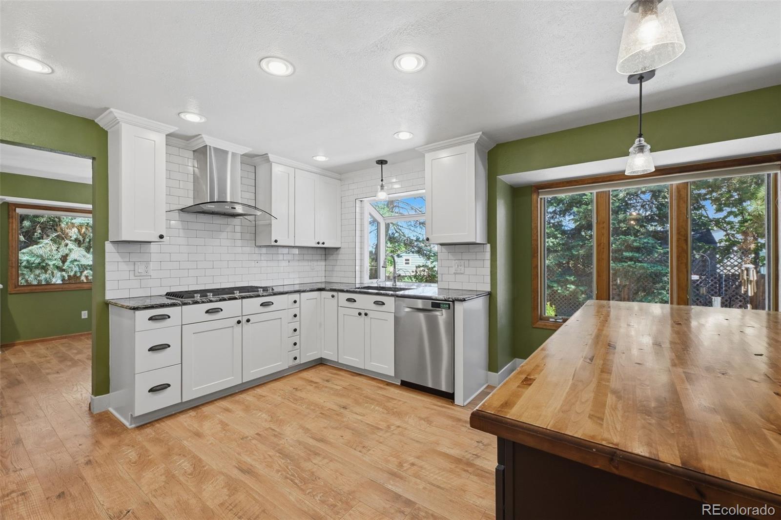 MLS Image #15 for 927  oakwood drive,castle rock, Colorado