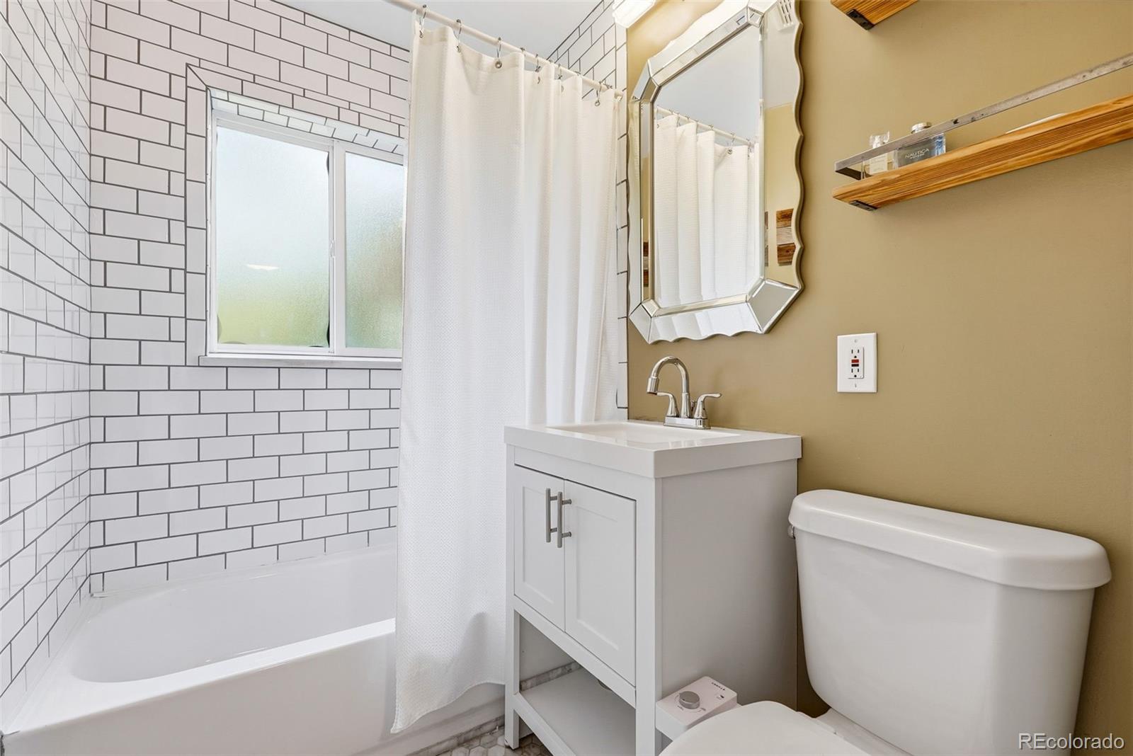 MLS Image #13 for 2890 s hudson street,denver, Colorado