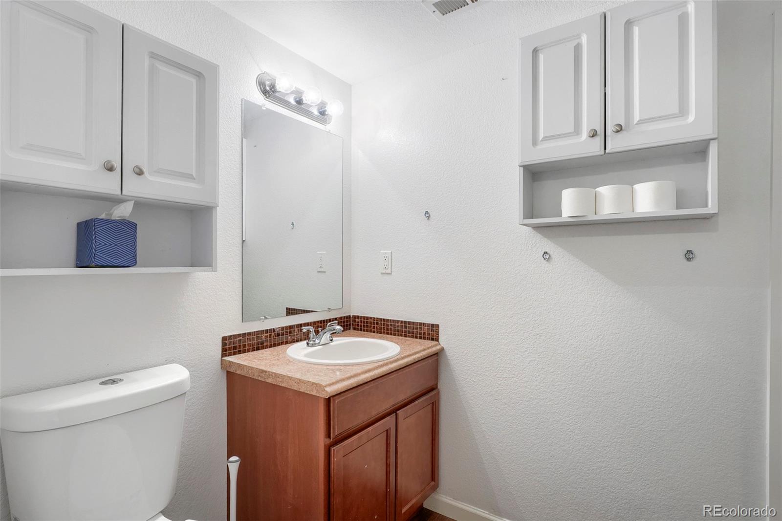 MLS Image #11 for 20723 e 43rd avenue,denver, Colorado