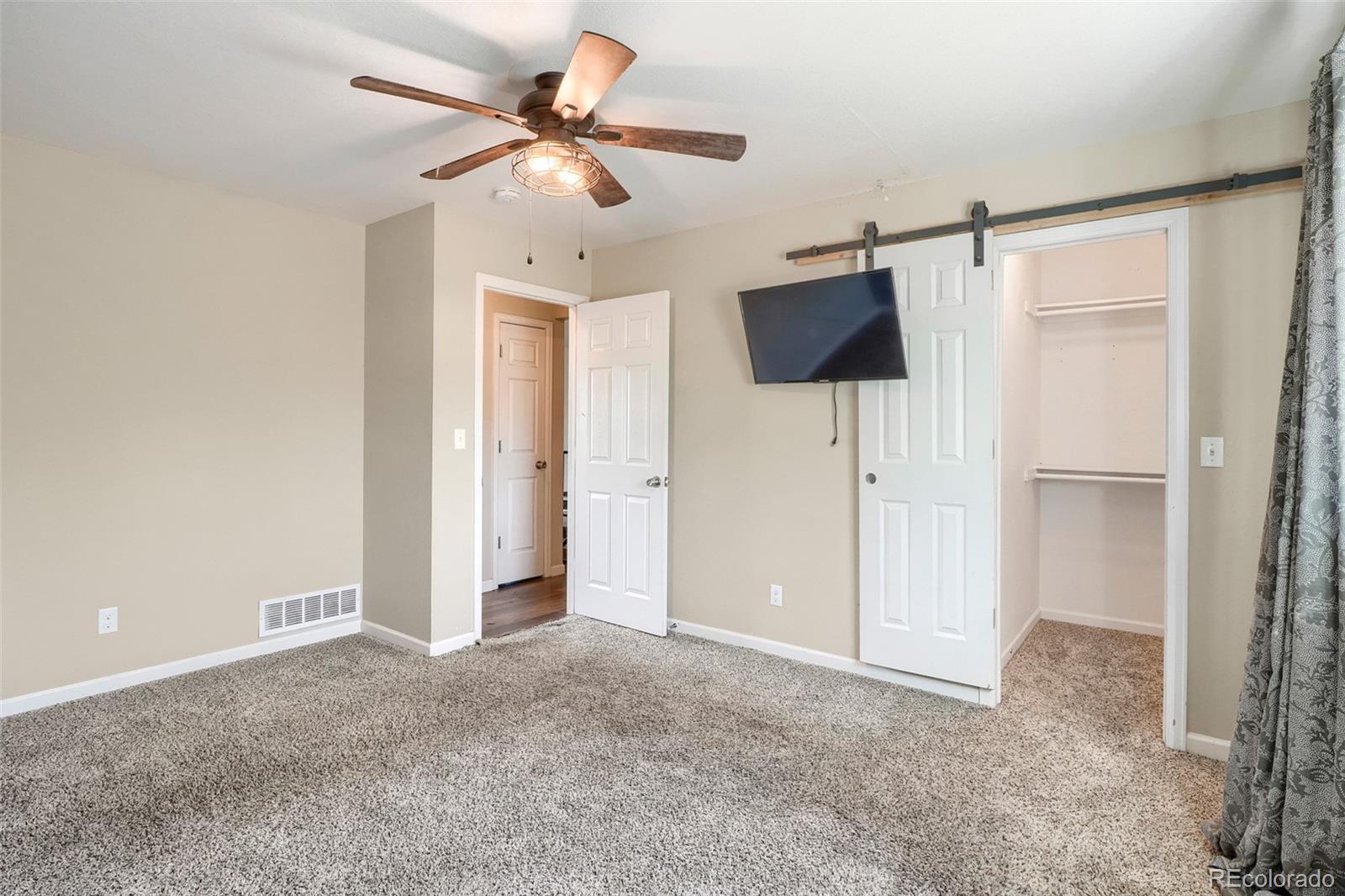 MLS Image #13 for 20723 e 43rd avenue,denver, Colorado