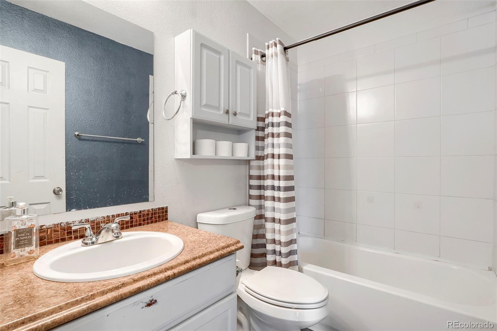 MLS Image #14 for 20723 e 43rd avenue,denver, Colorado